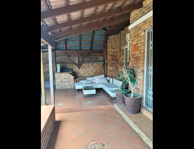 3 BEDROOM TOWNHOUSE FOR SALE IN NORKEM PARK